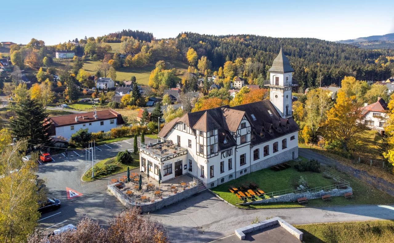 hotel Petřín Jablonec nad Nisou Exterior foto